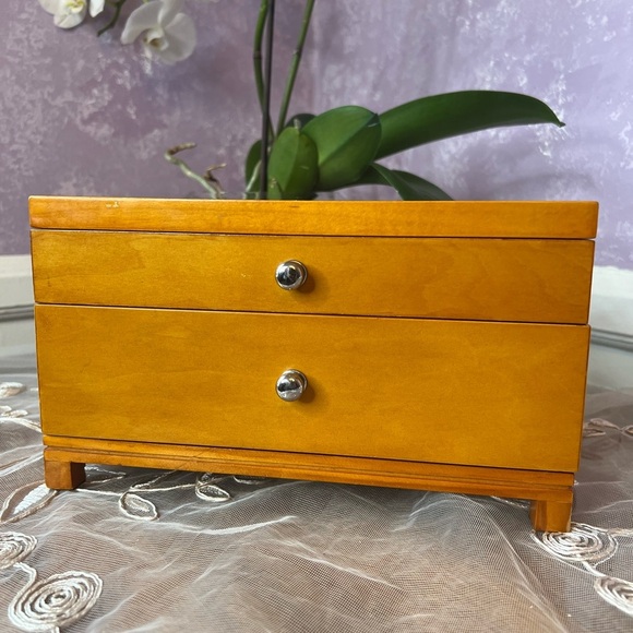 Elegant Wooden Jewelry Box with Top Organizers and one Drawer - Picture 10 of 11